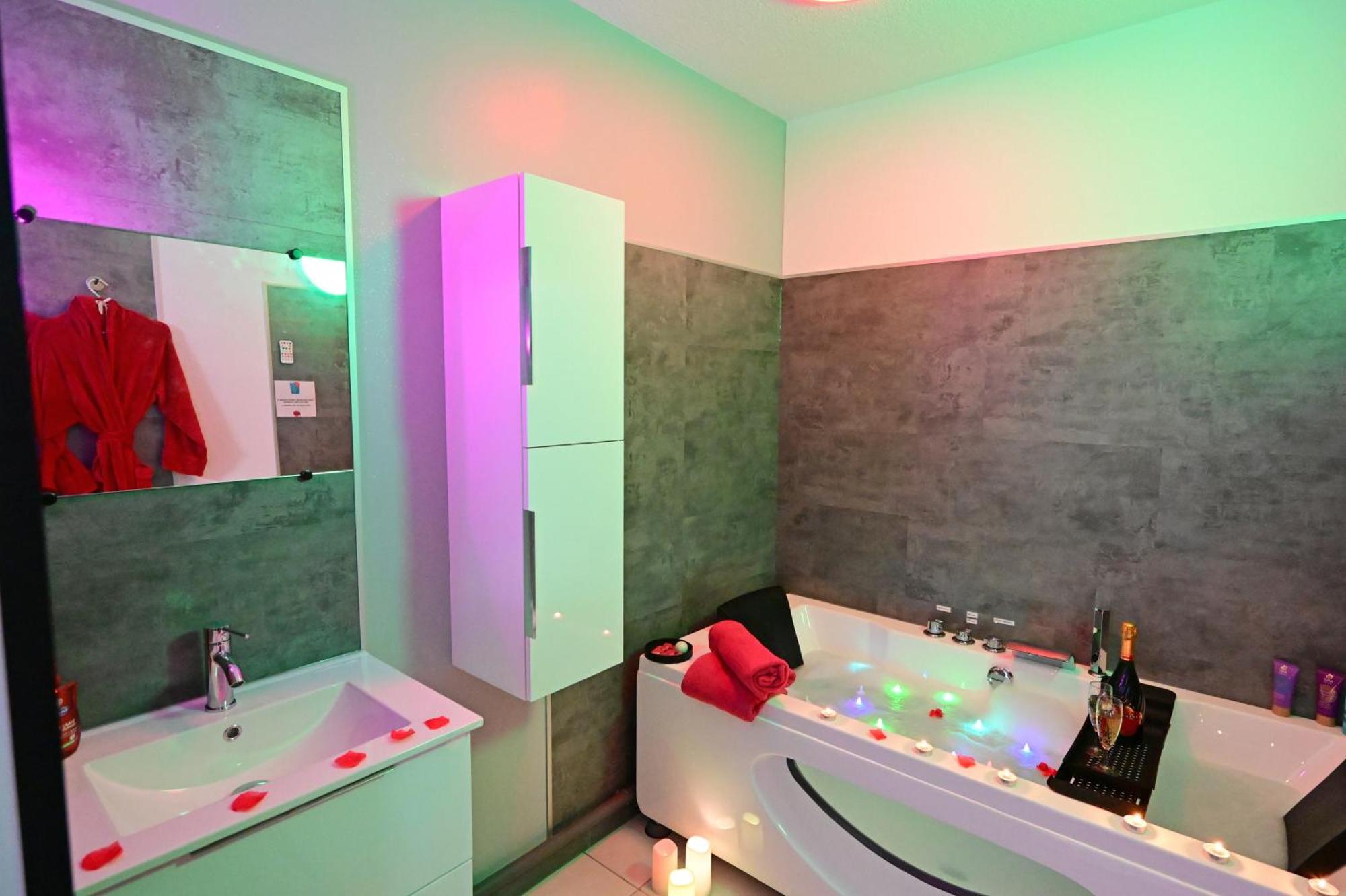 Love Room A Deux Pas De L'Ocean Avec Hammam, Sauna Et Bain A 2 :-) บิสการ์รอส ภายนอก รูปภาพ
