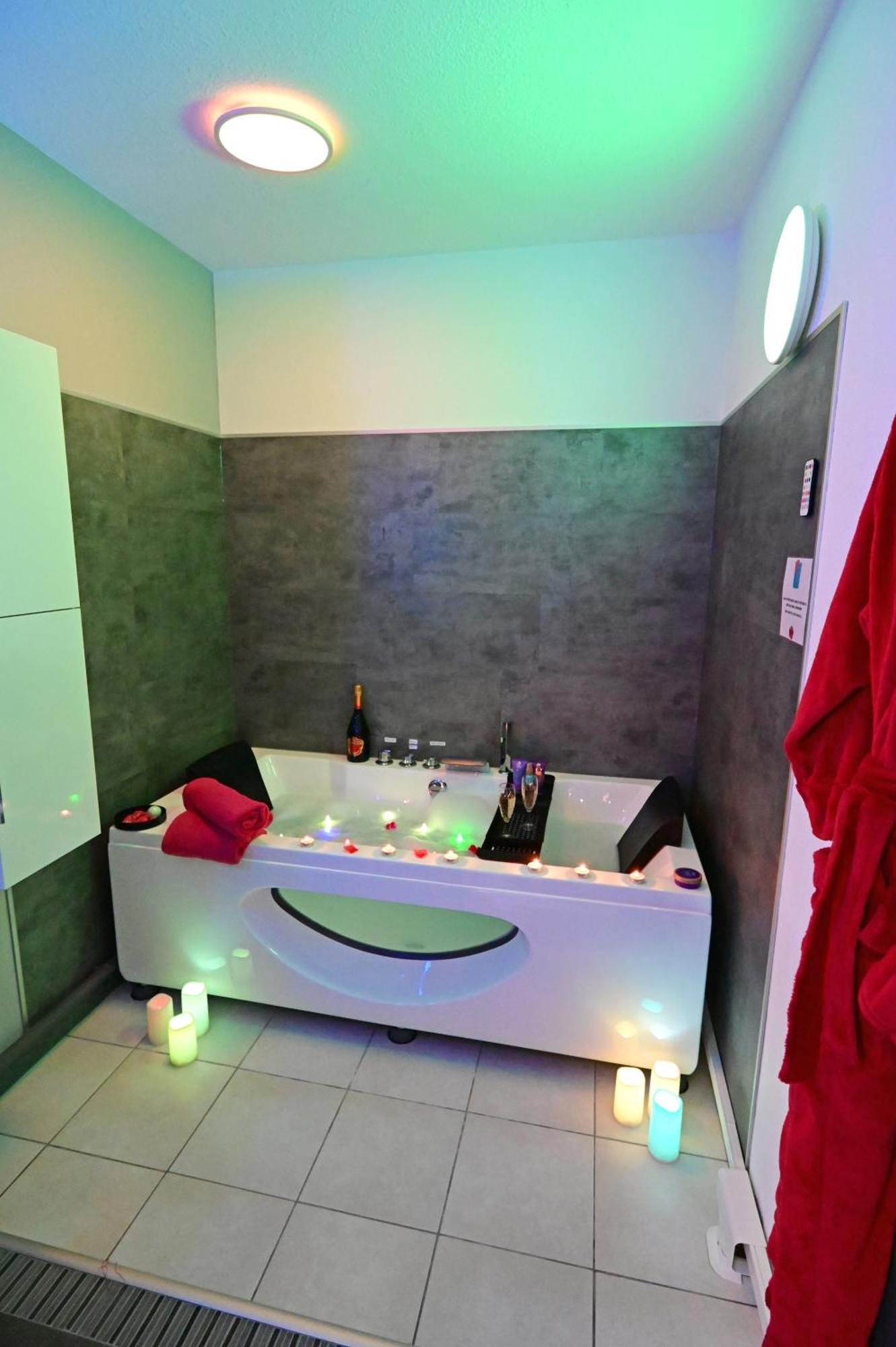 Love Room A Deux Pas De L'Ocean Avec Hammam, Sauna Et Bain A 2 :-) บิสการ์รอส ภายนอก รูปภาพ
